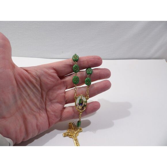 Irish shamrock St. Patrick rosary bracelet green glass beads, crucifix - Picture 7 of 12